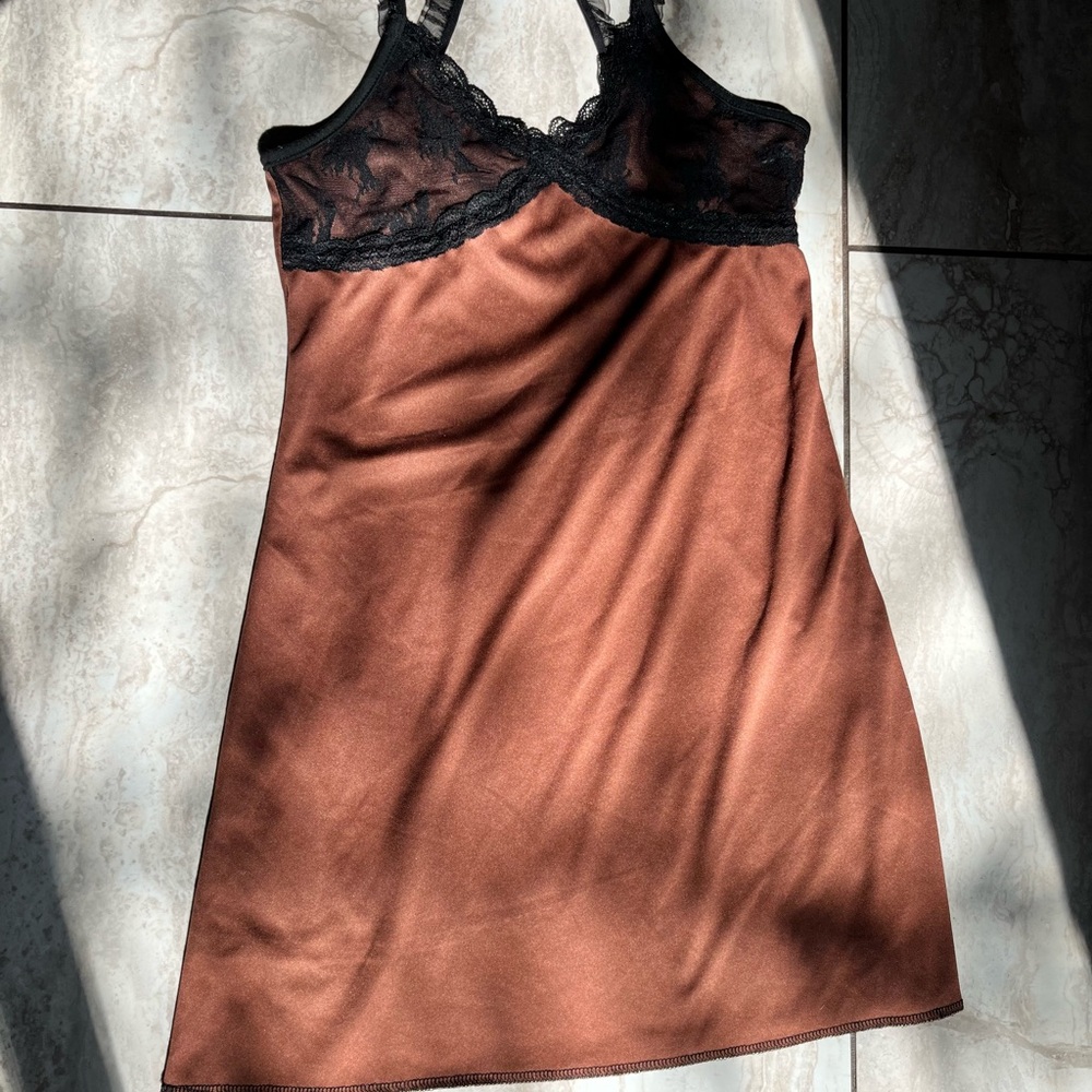Elegant Brown Lace Trim Chemise